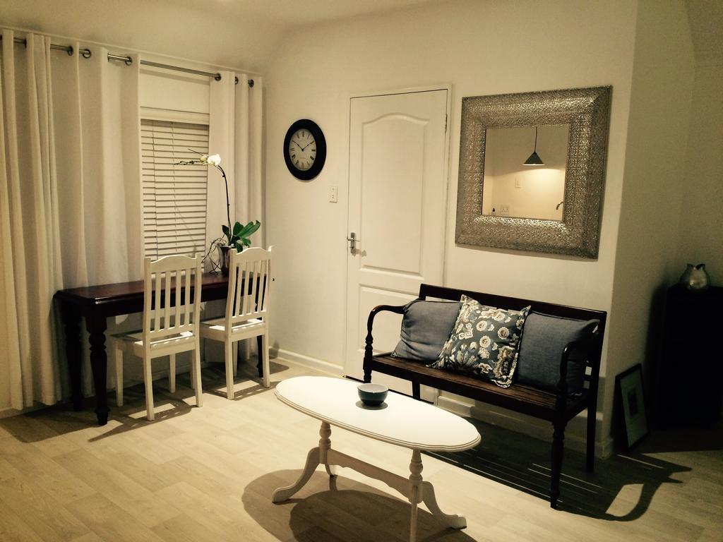 Si Si Studio Apartment Cape Town Room photo